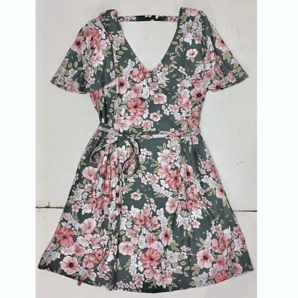 🛑SOLD🛑 Last M/L❣️NEW Open Back Ruffled Floral Dress - Picture 5 of 6